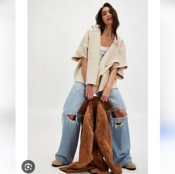 Free People NWOTs Toggle Poncho - Picture 3 of 10